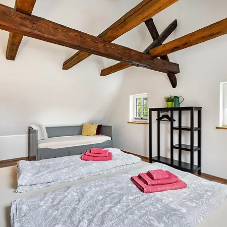 Oberlausitz Mit 160qm Holiday home *
